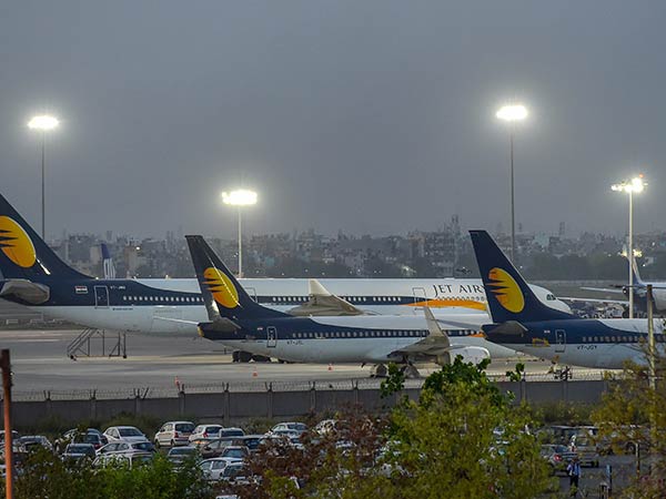 கடனுக்காக விமான சேவை நிறுத்தப்பட்டதா? 