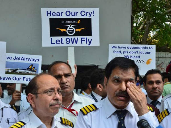 கவலைப் படாதீர்கள் நாங்கள் இருக்கிறோம் 