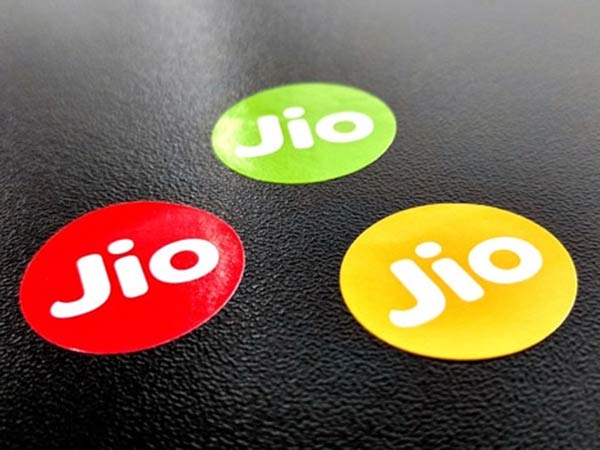 ஜியோவில் நுழையும் சாஃப்ட் பேங்க்