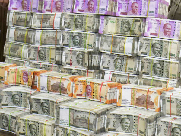 பணம் பதுக்கல்