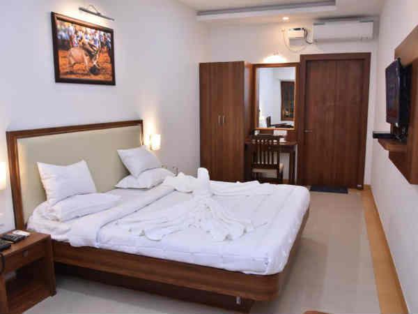 குளிக்க விரும்பினால் கட்டணம்