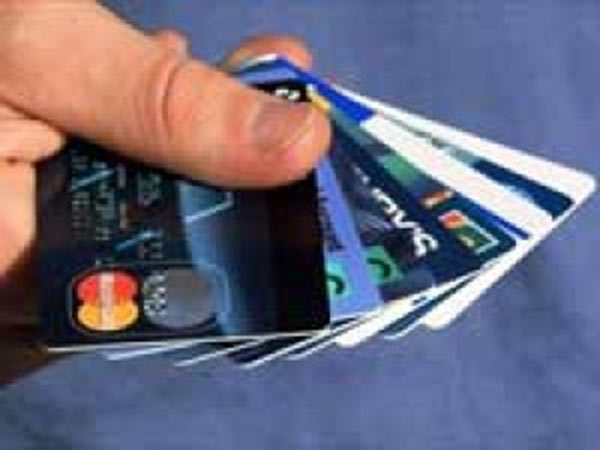 கடனுக்கு காரணம் அதிகப்படியான செலவு 