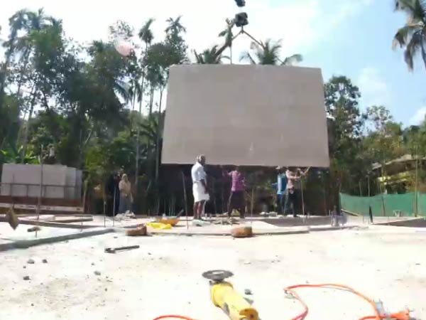 ஸ்டீல் & செங்கல் 