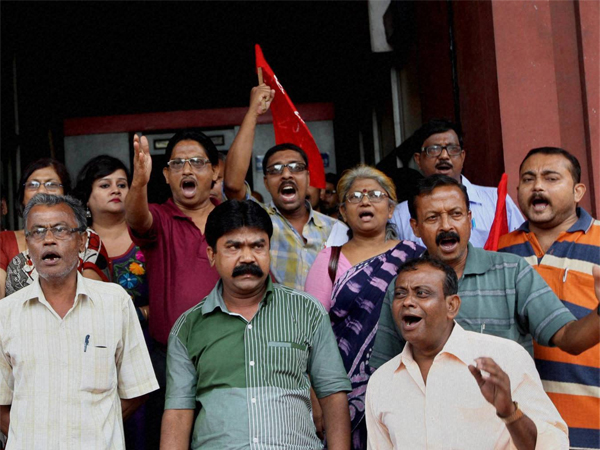 செலவுக்கு காசு வேணும்? 