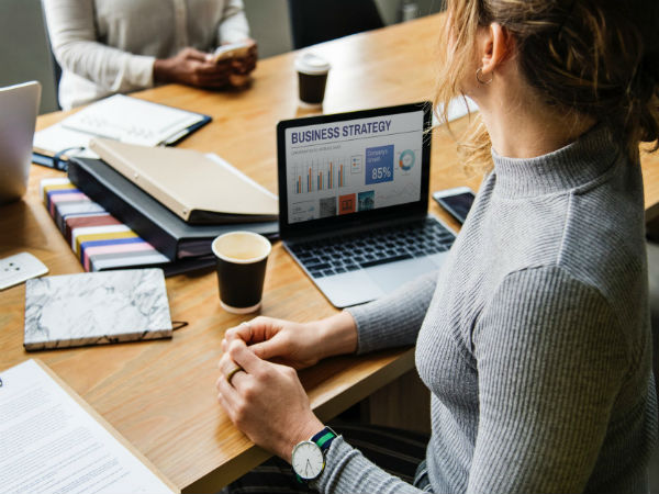 ஊழியர்கள் வீட்டிலிருந்தே வேலை பாருங்கள் 