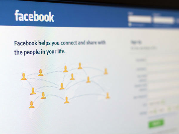 ஃபேஸ்புக் ட்விட்டர் கணக்குகள்