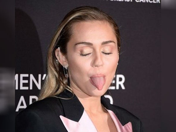 Miley Cyrus - நாக்கு 