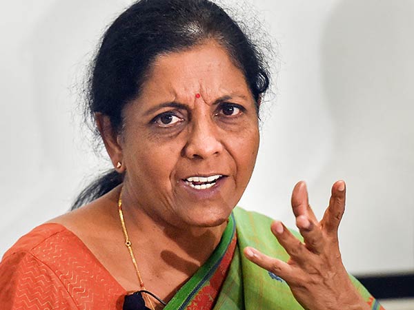 அவர் அப்படி இவர் இப்படி