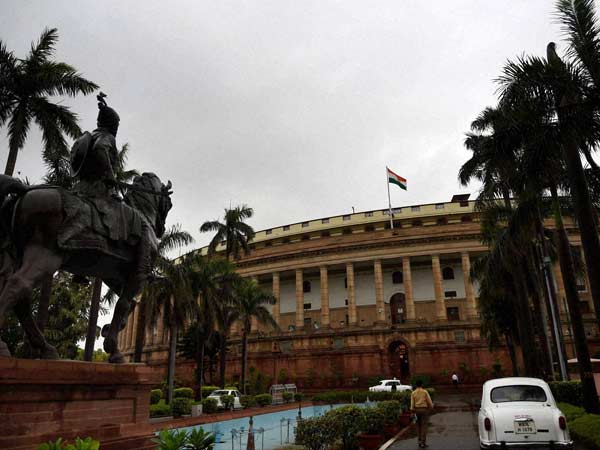 இத்தனை ரகசியமா..? 