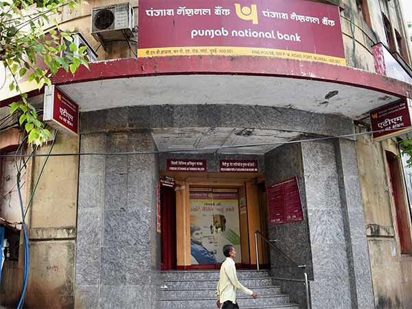 பொதுத்துறை வங்கிகள் வாராக்கடன் அதிகம் 