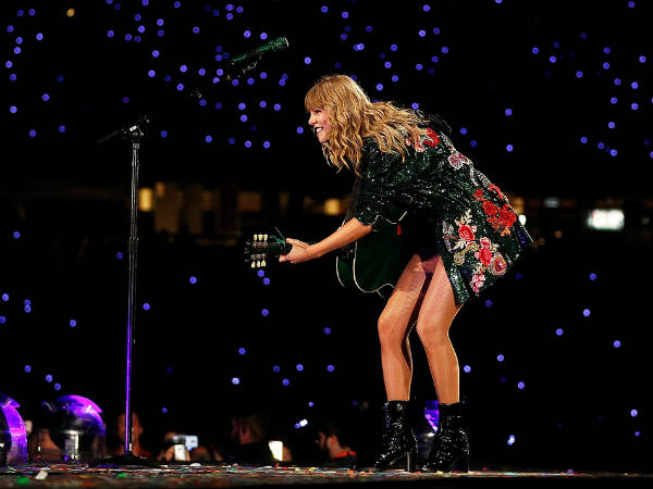 Taylor Swift - கால்கள் 