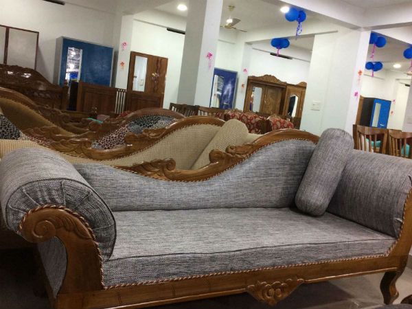 பிளிப்கார்ட்டின் முதல் ஃபர்னிச்சர் மார்ட் - பெங்களூருவில் நேரடியாக தட்டி பார்த்து வாங்கலாம்