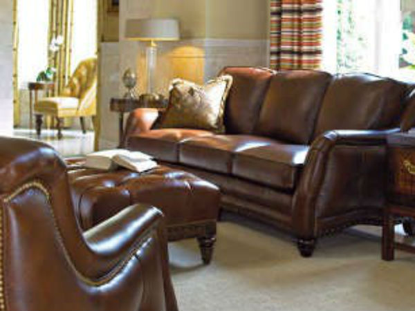 பிளிப்கார்ட்டின் முதல் ஃபர்னிச்சர் மார்ட் - பெங்களூருவில் நேரடியாக தட்டி பார்த்து வாங்கலாம்