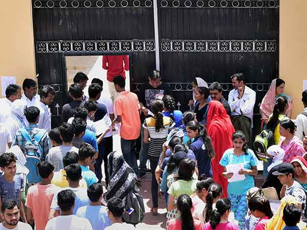 தமிழுக்கு கெட் அவுட்டா