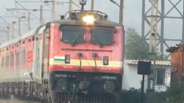 Rajdhanis and Shatabdis தனியாருக்கு விடலாம்? 