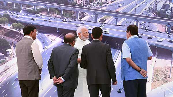 முன்னர் மோடியால் பாராட்டப்பட்டது 