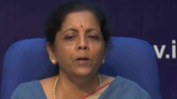 உலகம் முழுவதும்தான் பொருளாதார மந்த நிலை இருக்கிறது.. நிர்மலா சீதாராமன் உலகம் முழுவதும்தான் பொருளாதார மந்த நிலை இருக்கிறது.. நிர்மலா சீதாராமன்