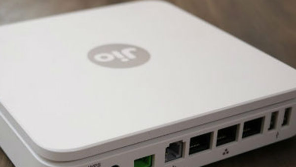 4. ஜியோ ஜிகா ஃபைபர் சேவை எப்போது  கிடைக்கும் 