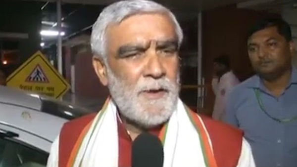 நிதி அமைச்சருக்கு ஆதரவு 