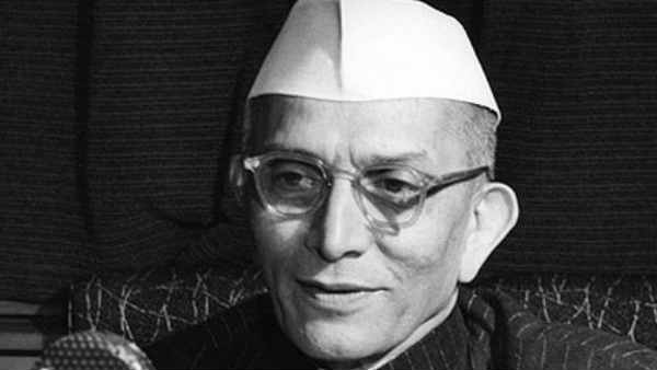 எத்தனை நிதியமைச்சர் 