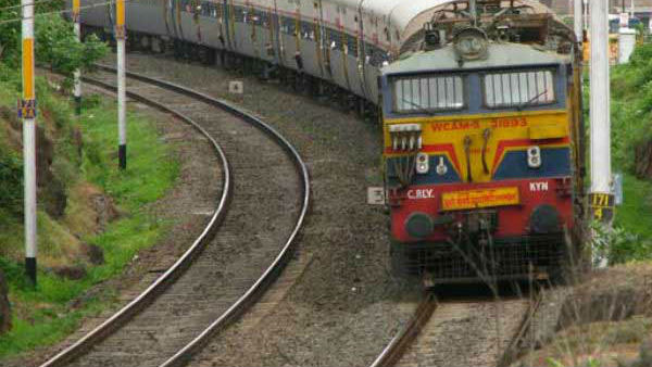 வெளிநாட்டுக் காரர்களுக்கும் 