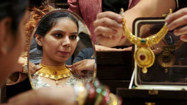 வீழ்ச்சியடையும் விலை 