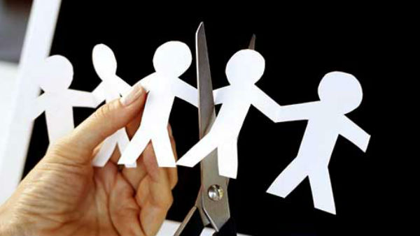 பணி நீக்கம் மத்தியில் பணியமர்த்தல் 