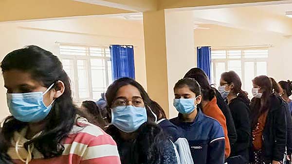 சுகாதார ஊழியர்கள்