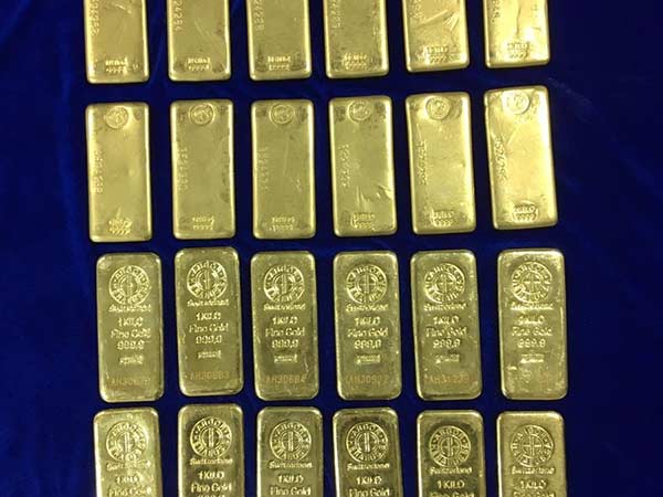 தங்கக் கட்டிகள் கடத்தல் 