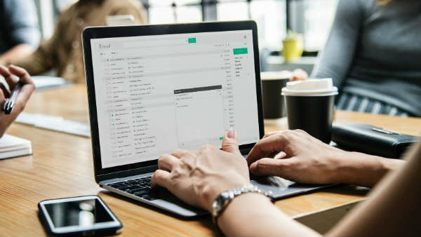 மென்பொருள் மற்றும் சேவைகள் 