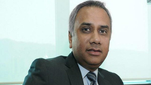 சலில் பாரிக்