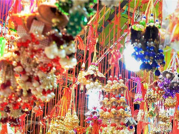 ராக்கியில் சீன பொருட்களை பயன்படுத்த வேண்டாம்