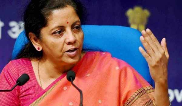  முதல் முழு நேர பெண் பாதுகாப்பு அமைச்சர் 