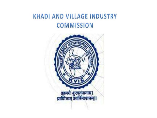 காதி பெயருக்கு சேதம் விளைவிக்கின்றன