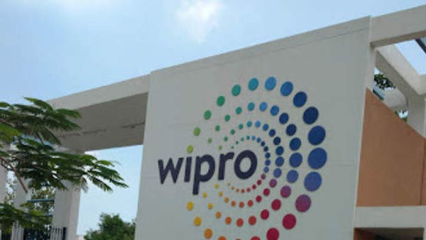 சவால்களை எதிர்கொண்டு வருகின்றனர்? 