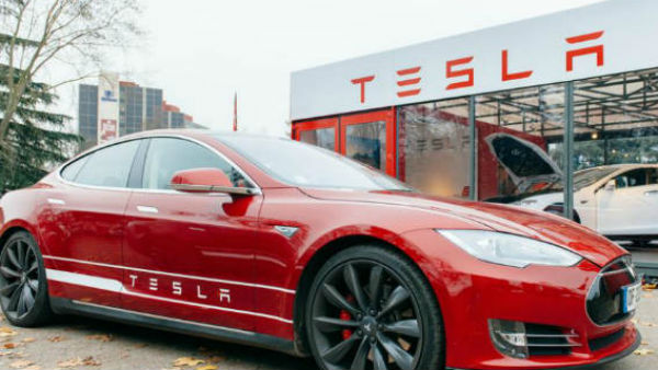 டெஸ்லா மற்றும் ஸ்பேஸ் எக்ஸ் 