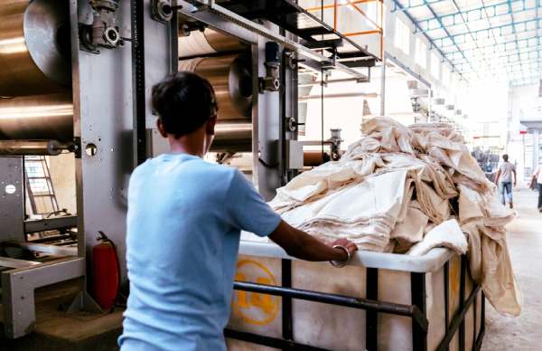 உற்பத்தி மற்றும் ஏற்றுமதி 