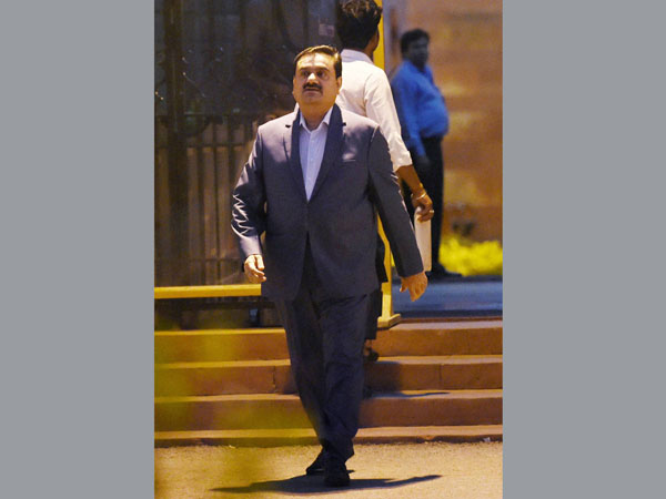 அதானி குழுமம் 