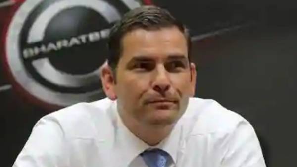 மார்க் அனுபவம் மிக்க தலைவர் 