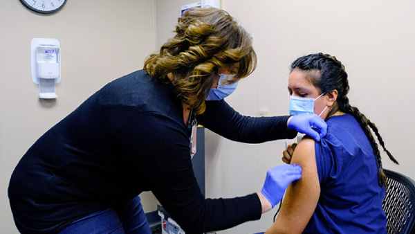 ஒவ்வொருவருக்கும் 1 லட்சம் ரூபாய் 