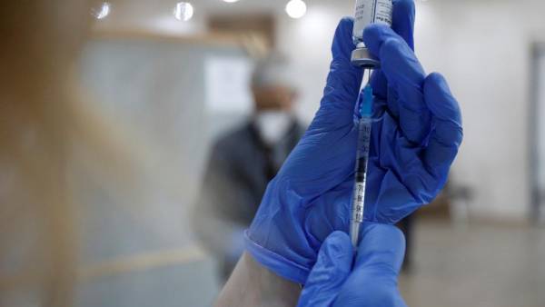  அரசு கட்டுப்பாட்டில் வேக்சின்