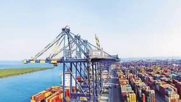  துறைமுகம் கட்டும் அதானி போர்ட்ஸ்