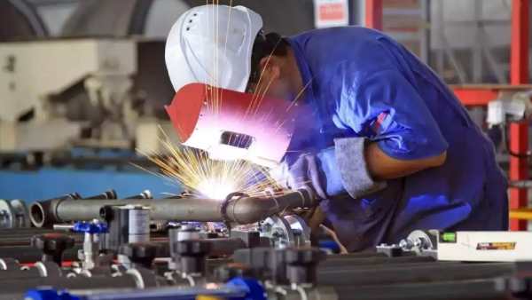  தொழிற்சாலை, தனியார் நிறுவனங்களுக்குக் கட்டுப்பாடு