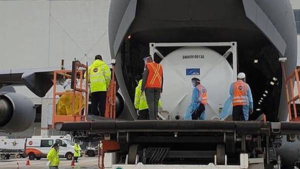 முதல் கட்டமாக குஜராத்துக்கு ஆக்சிஜன் 