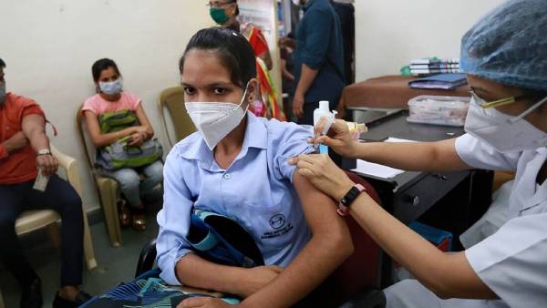  கோவிட் வேக்சின்