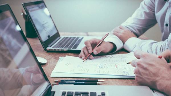 கடும் உழைப்பாளிகள் 