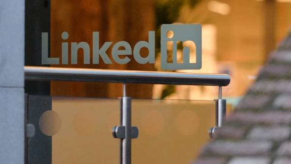 வீட்டில் இருந்து பணியாற்ற அனுமதிக்கும் 