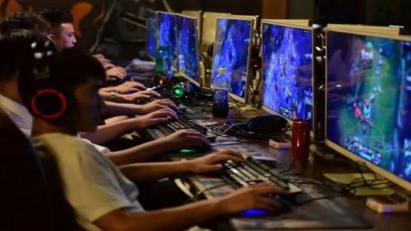 மக்கள் கருத்து 