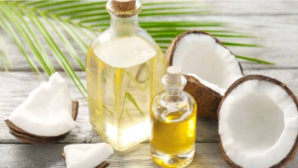 தேங்காய் மற்றும் தேங்காய் எண்ணெய்