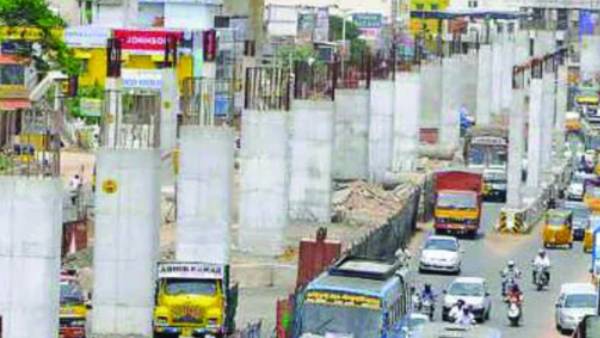 13 என்டரி மற்றும் எக்ஸிட் வாயில் 